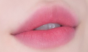 phun môi màu hồng bayby