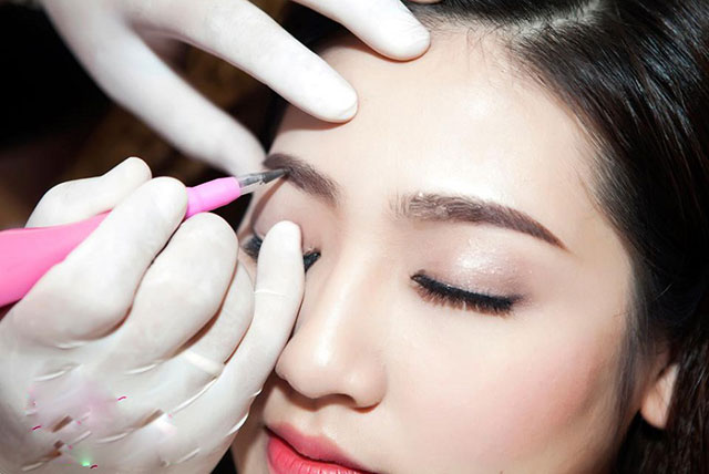 Phun thêu chân mày tại Lak Beauty